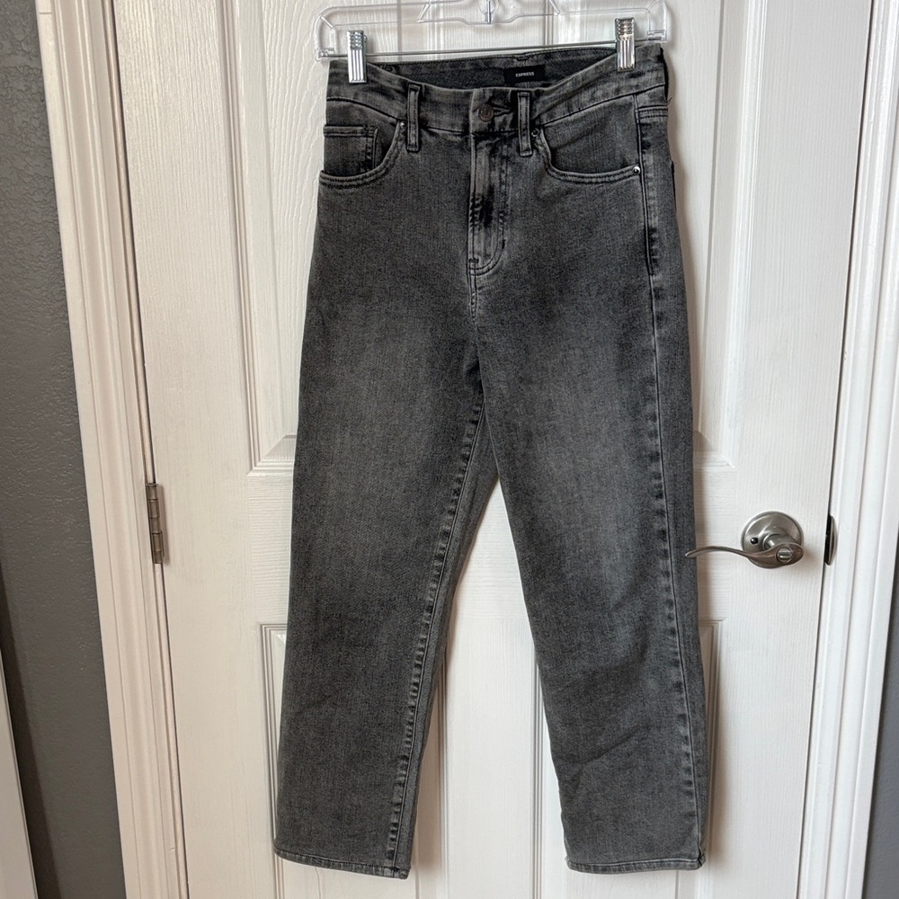 Women’s faded Black Washed Straight-Leg Jeans